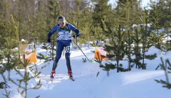 Tove Alexandersson under ett lopp i skidorientering