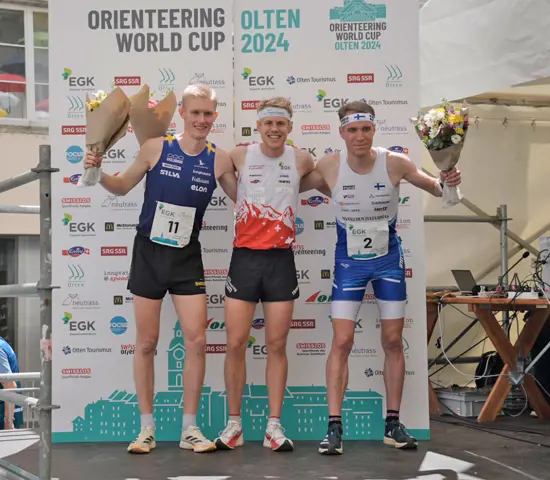 Jonatan Gustafsson tillsammans med segraren Joey Hadorn och trean Tuomas Heikkilä. 