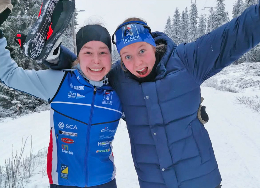 Det går bra för OK Renens Anna Aasa och Ella Turesson i Finland. På söndagen vann Ella före Anna. Bild: Skidolagets Instagram.