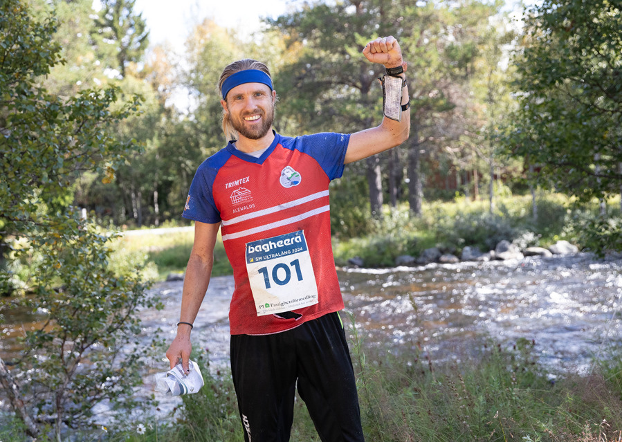 Gustav Bergman efter solosegern på SM-Ultralång i Grövelsjön. Bild: Lars Rönnols.