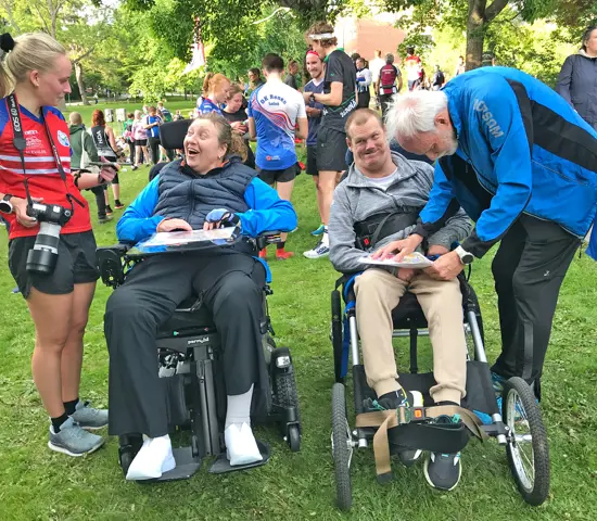 Para-utövare i rullstol redo för start på Stockholm City Cup.